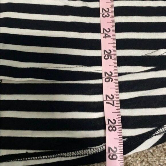 Halogen Long Sleeve Striped V-Neck Top Size Medium Petite - Picture 6 of 6